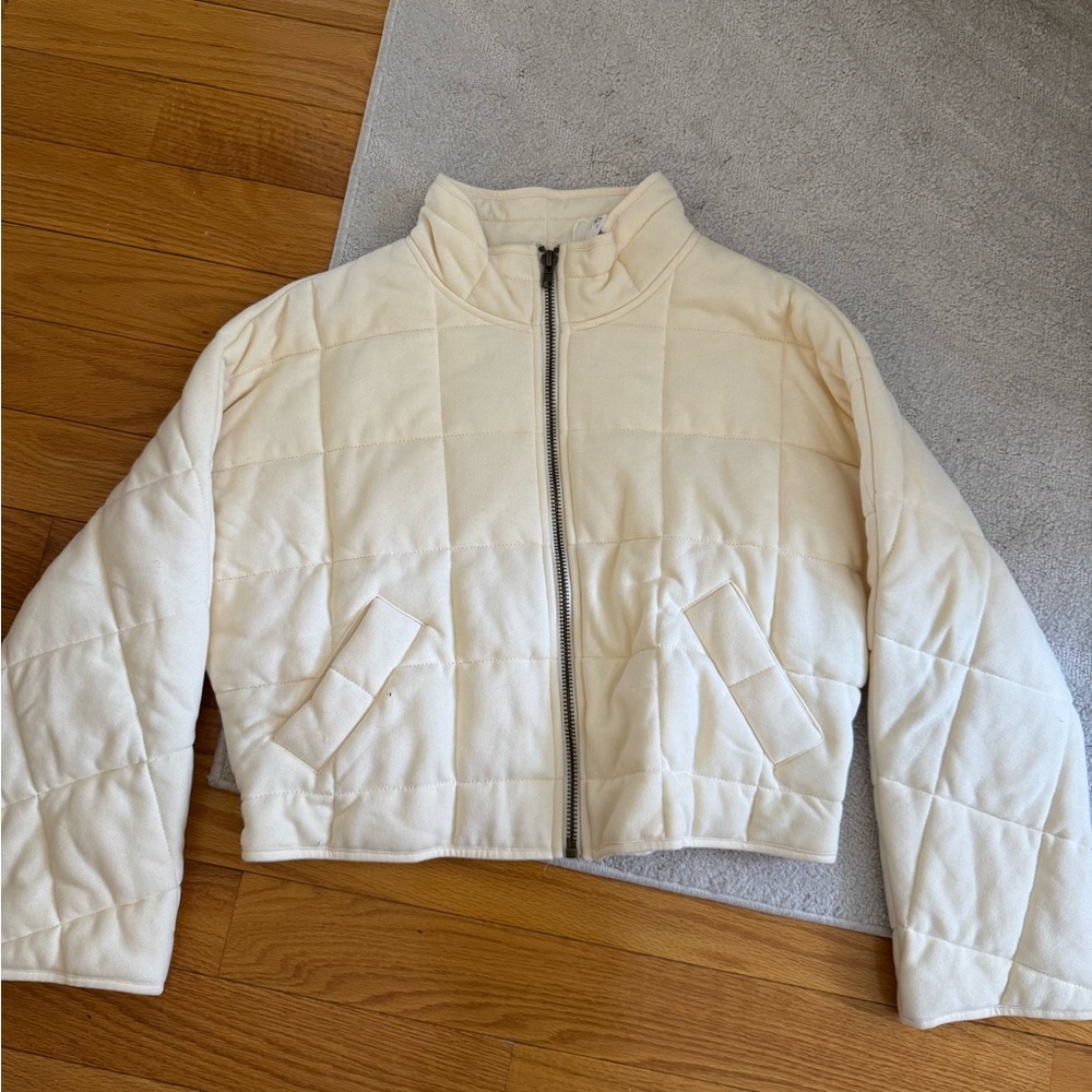 Blue Blush women’s crème quilted jacket!